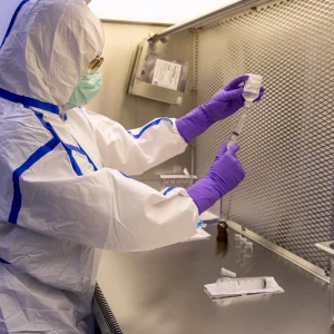 WEB_STERILE_LAB_HOOD